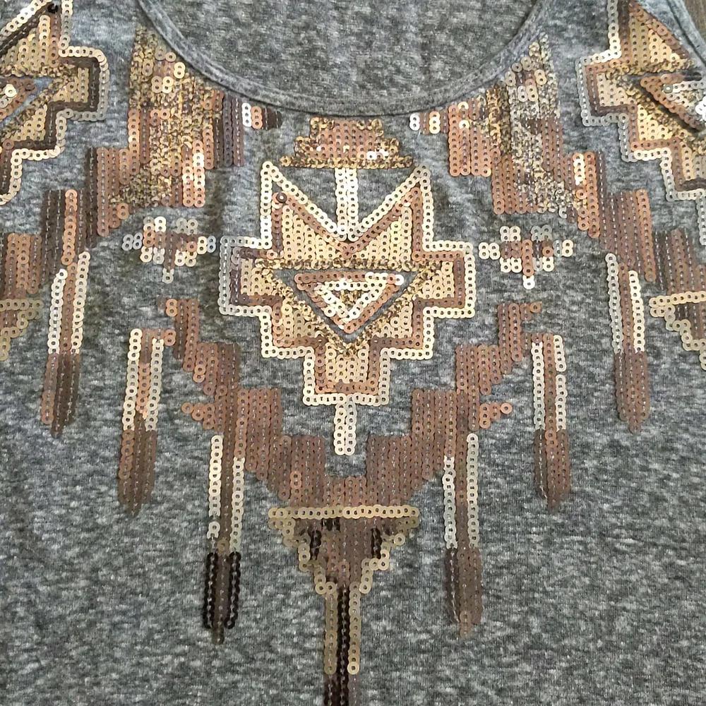 Express Tank Top - Picture 2 of 4